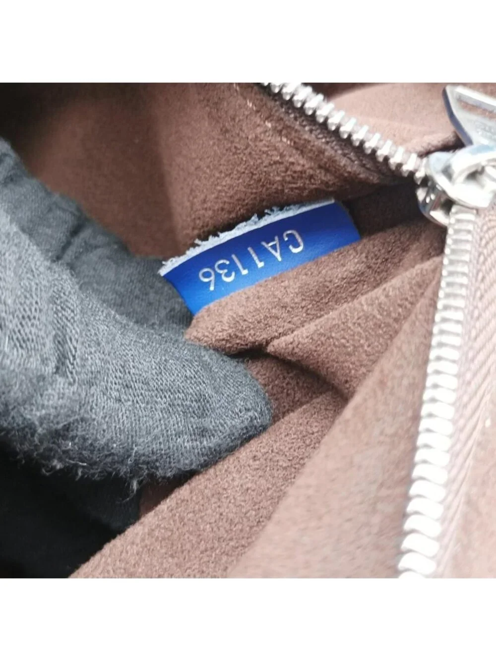 Louis Vuitton Cluny MM Navy